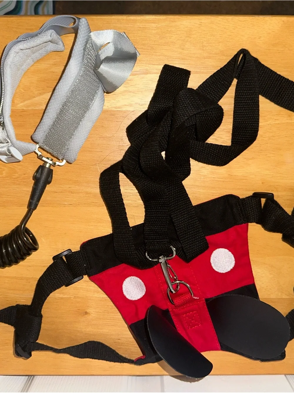 Amazon Kids Safety Harness Belt Red and Black